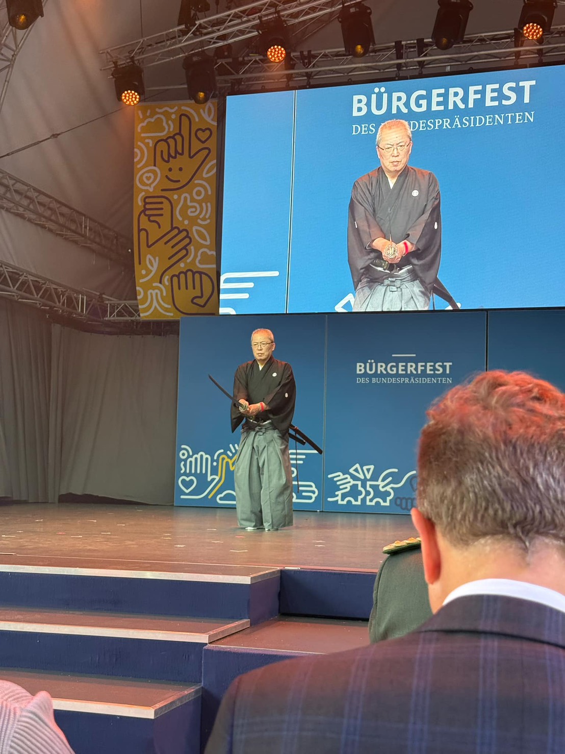 Meirin Mugai Ryu Iaido: Schwertkunst-Vorführung beim Gartenfest des Bundespräsidenten in der Villa Hammerschmidt 1 Iaido Bürgerfest Bundespräsident